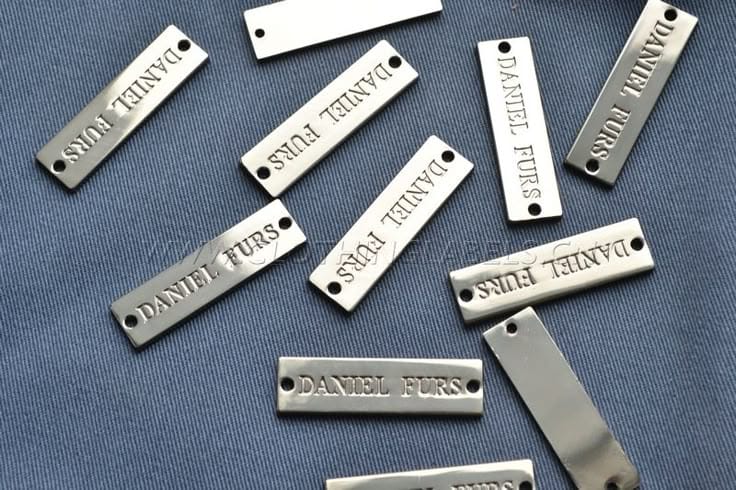 Petit tag en inox gravé avec logo – Sultan Laser Sfax Tunisie