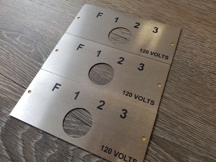 Plaque constructeur gravée avec numéro de série – Sultan Laser Sfax Tunisie